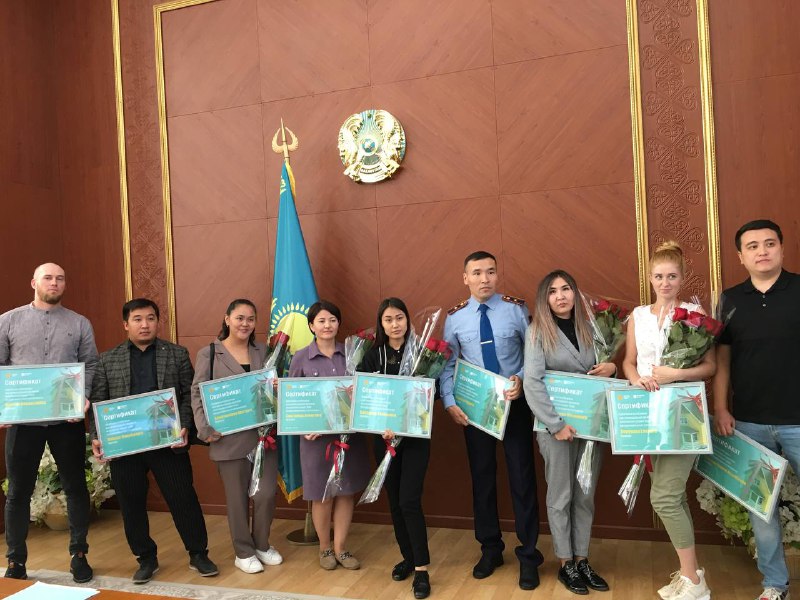 Аким области вручил сертификаты претендентам по льготной программе