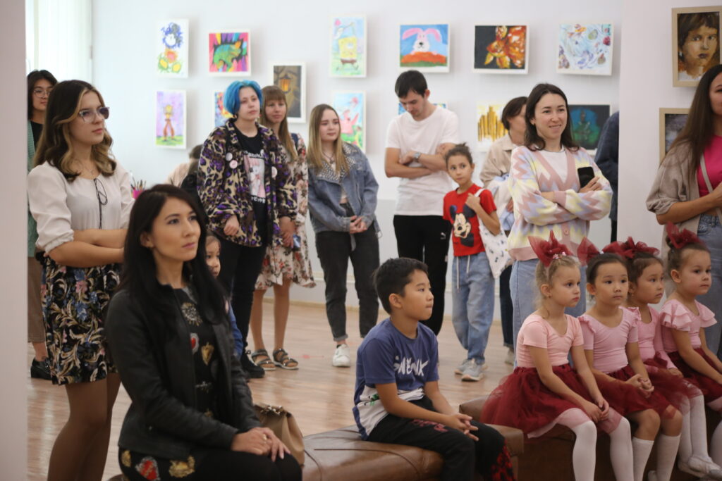 выставке учащихся студии творческого развития «We love art»