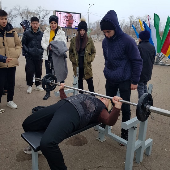 спортсмен по пауэрлифтингу и тренер из Приозерска Алмаз Оспанов