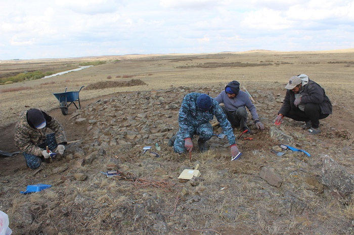 Карагандинские археологи раскопали гробницу