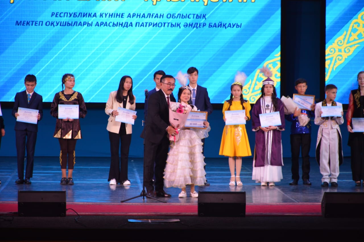 В Караганде прошел областной конкурс патриотической песни среди учащихся школ