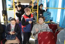 Не мелочись, Наденька: карагандинцы неохотно пользуются транспортной картой