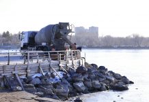 Вода, лебеди и комфорт: в Центральном парке Караганды продолжают обновления