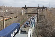 Пять человек пострадали после столкновения автомобиля с грузовым поездом в Карагандинской области