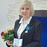 По труду и награда: жительница Карагандинского региона была удостоена медали «Ерен еңбегi үшiн»