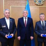 Орден «Құрмет» от имени Главы государства вручил шахтерам аким Карагандинской области