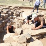 На чем держится время