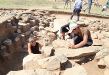 На чем держится время