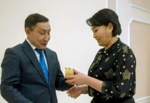 Новоселье в праздник: в Абае очередники заселились в новые квартиры