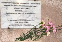 В концлагере Бухенвальд установлена мемориальная доска, посвященная казахстанским заключенным