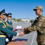 Казахстанским офицерам и рядовым повысят зарплату