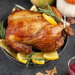 Чем украсить праздничный стол в Рождество?