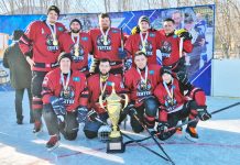 В Абайском районе прошел турнир по хоккею, посвященный ветеранам-энтузиастам