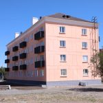 В Приозерске ремонтируют фасады и кровлю домов, укрепляют несущие конструкции