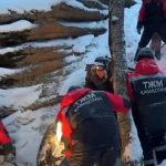 Шаг до трагедии: двоих мужчин спасли в горах