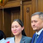 Женщинам-ученым вручены жилищные сертификаты