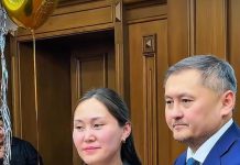 Женщинам-ученым вручены жилищные сертификаты