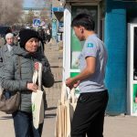 «Маечки» на выброс: в Балхаше празднование Наурыза дополнили полезной и актуальной акцией