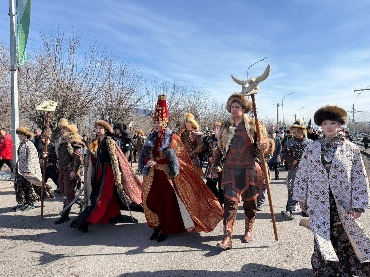 Город металлургов окрасился в яркие весенние цвета