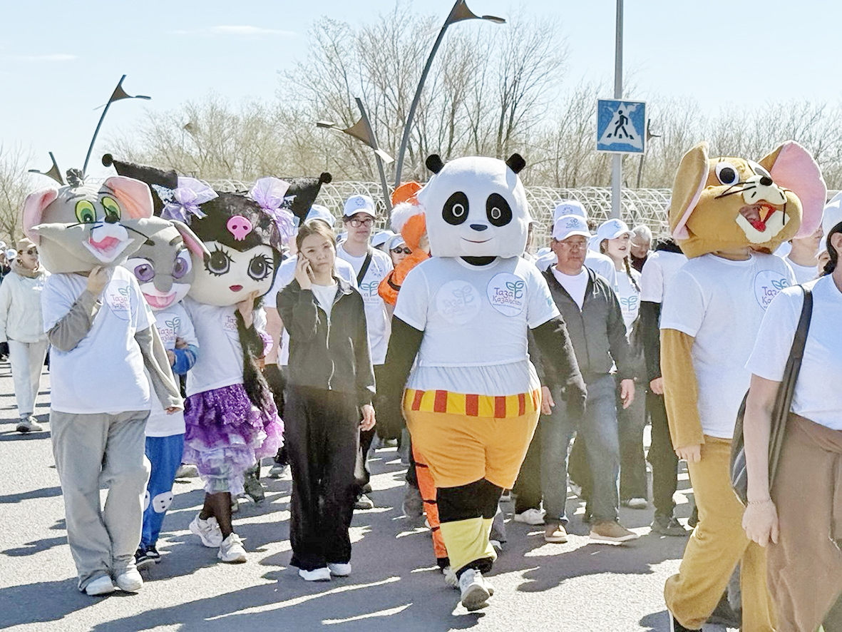Балхаш отметил свое 89-летие масштабной экологической акцией