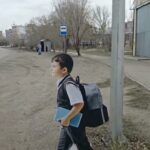 В Темиртау появился необычный школьник