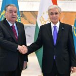 Глава государства провел встречу с Президентом Таджикистана Эмомали Рахмоном