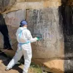 В Каркаралинских горах стёрли вандальные надписи в рамках акции «Таза Қазақстан»