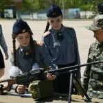 Армия изнутри: Особую заинтересованность у ребят вызвали образцы вооружения и военной техники