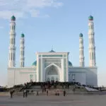 Главный смысл – в помощи нуждающимся, отношениях между людьми и человеческом достоинстве