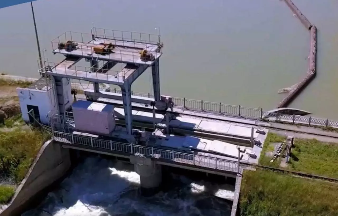 Канал имени К. Сатпаева: крупная водная магистраль получила новые трансформаторы