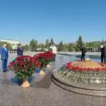 Олжас Бектенов, Маулен Ашимбаев и Ерлан Кошанов почтили память погибших в годы войны
