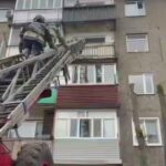 Дверь вскрыли за минуты: спасатели пришли на помощь детям в Сарани