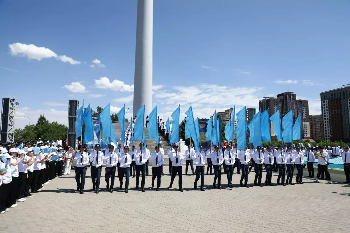 С чувством гордости и уважения