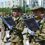 Исполняя свой долг: в Караганде клятву на верность Родине принесли почти 400 новобранцев