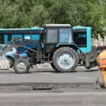 В районе Казыбек би Караганды продолжается ремонт дорог