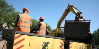 В Караганде продлили ремонт теплосетей по Складской