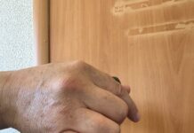 «Выгодные» квартиры обернулись обманом в Караганде