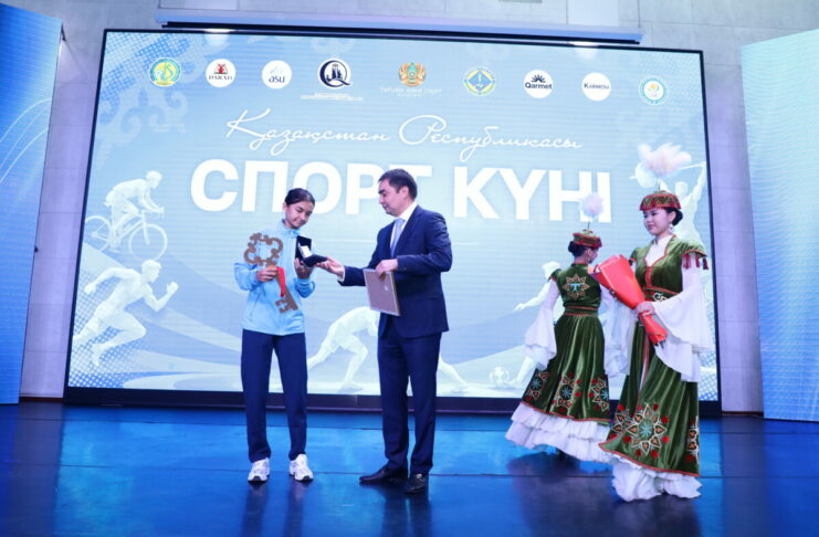 Все для чемпионов: карагандинцев поздравили с Днем спорта