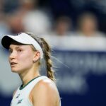 Елена Рыбакина уступила Иге Швентек