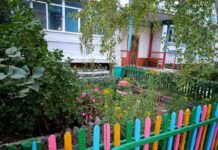 В Шахтинске жители сами создают уют во дворах
