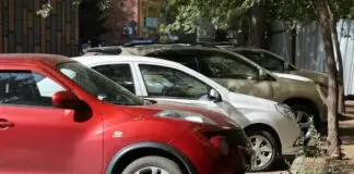 Заблокировал — создал проблему: в Караганде водителей призывают соблюдать правила парковки