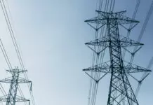 На трех улицах Караганды обновляют электросети