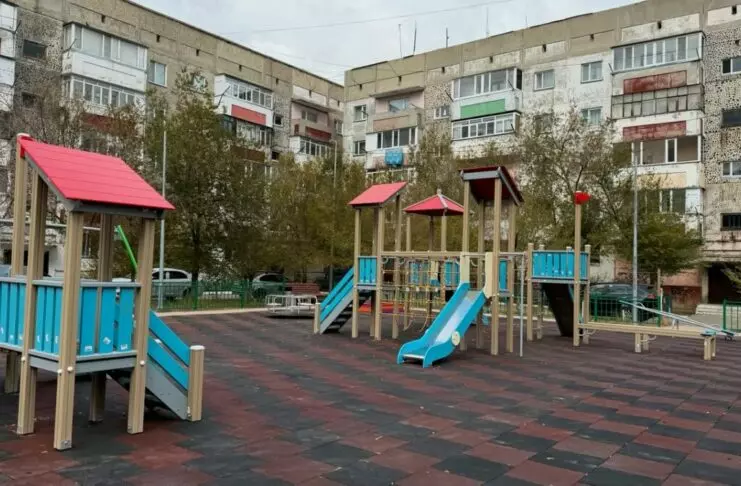 На радость малышам: семь новых детских площадок оборудовали в этом году в Шахтинске